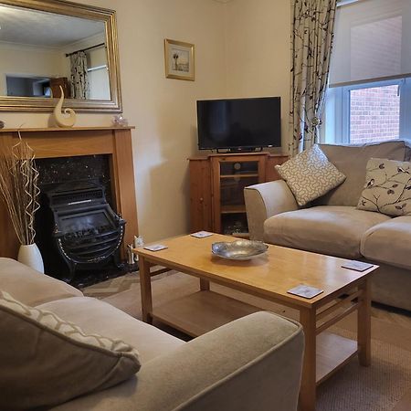 Grayz Townhouse - Free Onsite Parking For 2 Cars Vila Lincoln Exterior foto